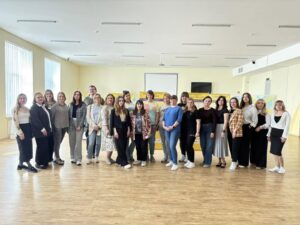 Наша Вероніка Луценко з потужною командою психологинь міста провела тренінг для батьків