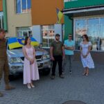 Представники ГО «Захист- об'єднання волонтерів» спільно з учнями, батьками та педагогами Початкова школа №1 передали потужний автомобіль для військовослужбовців