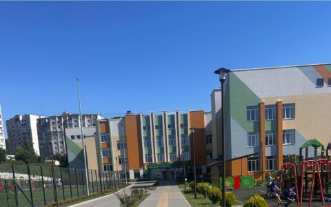 Шукаємо працівників у нашу велику команду!